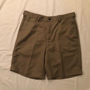 NWOT HAGGAR MENS SHORTS